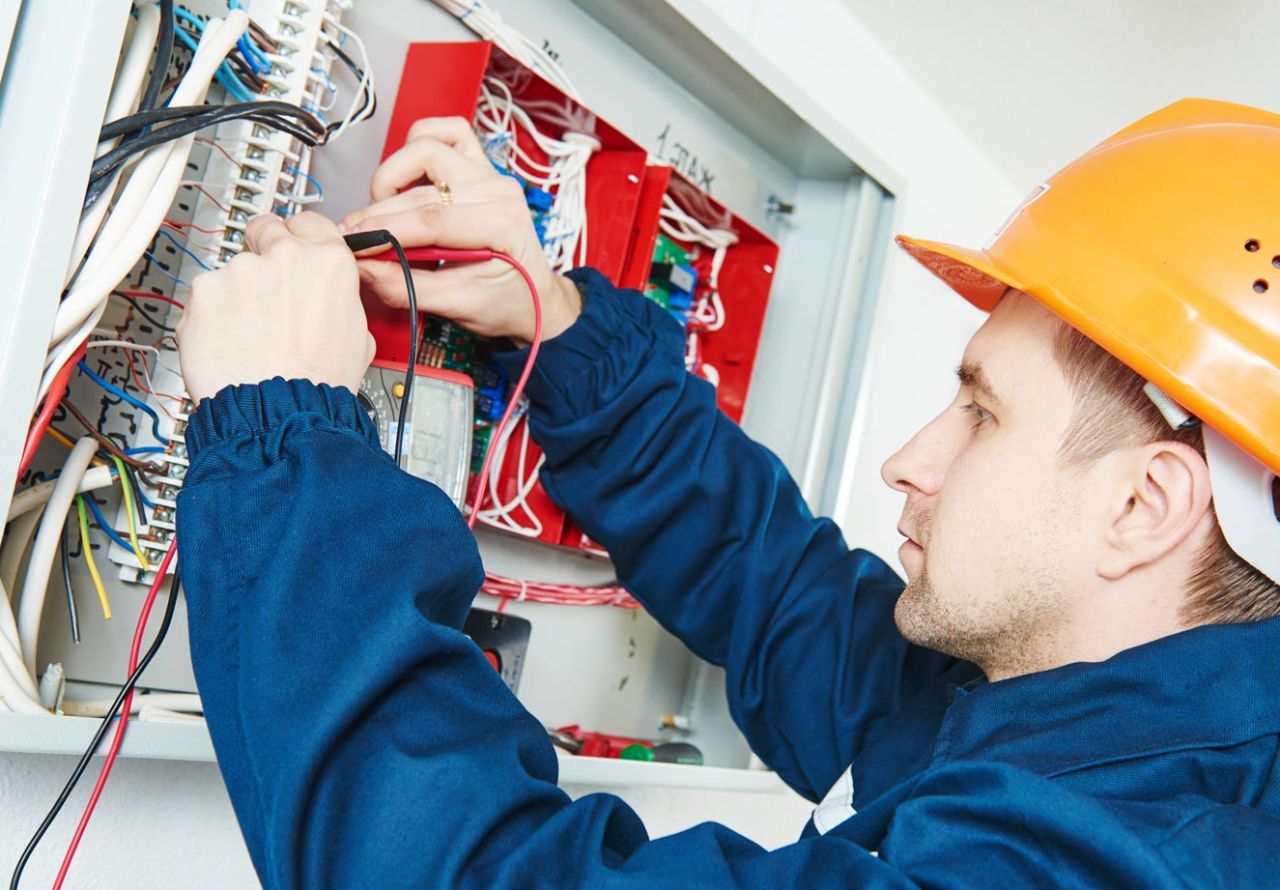 Book A Domestic Electrician in Gold Coast and Brisbane